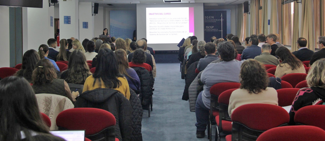 Alejandro Díaz participó del cierre del curso Referencial Normativo 13/2017 - IRAM/SIGEN